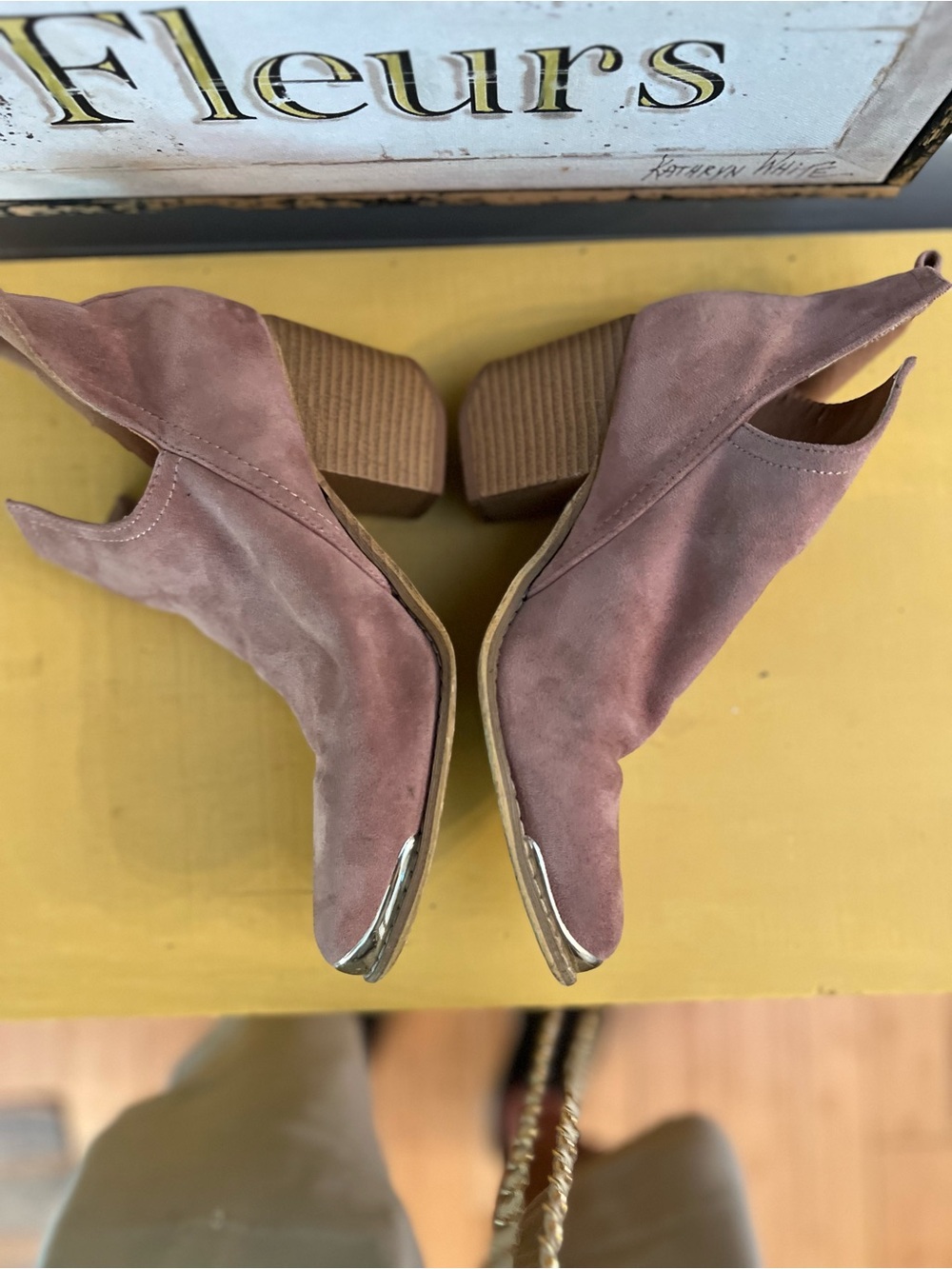 Mi.iM Blush Pink Suede Ankle Booties Block Heel Western Size 7 1/2 - Picture 5 of 16